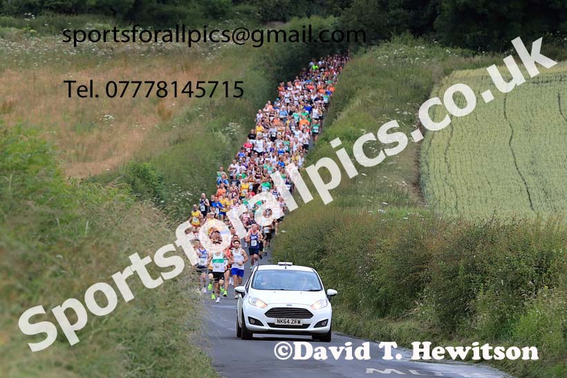 The 2024 Tynedale Pie n Peas 10k Road Race, Ovington to Low Prudhoe Country Park, Northumberland.  Photo: David T. Hewitson/Sports for All Pics